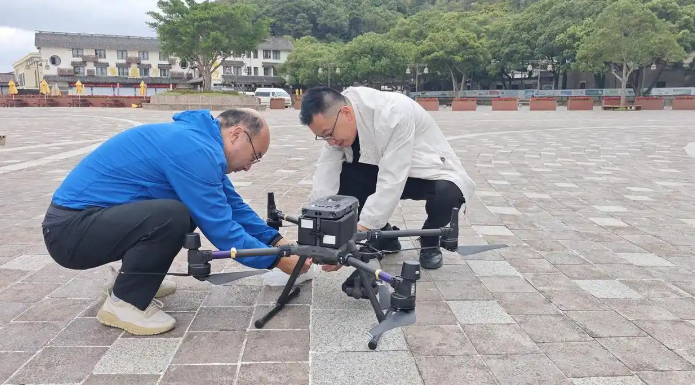 4分钟跨海闪送“救命药”!大风停航,舟山普朱管委会启动无人机“紧急速递”